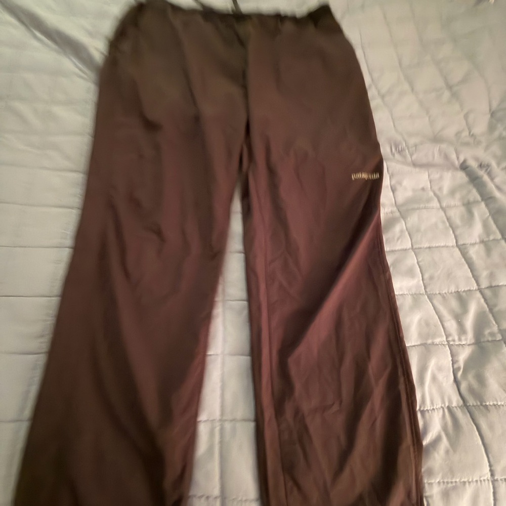 Patagonia men’s light weight men’s drawstring pants.  Size XL